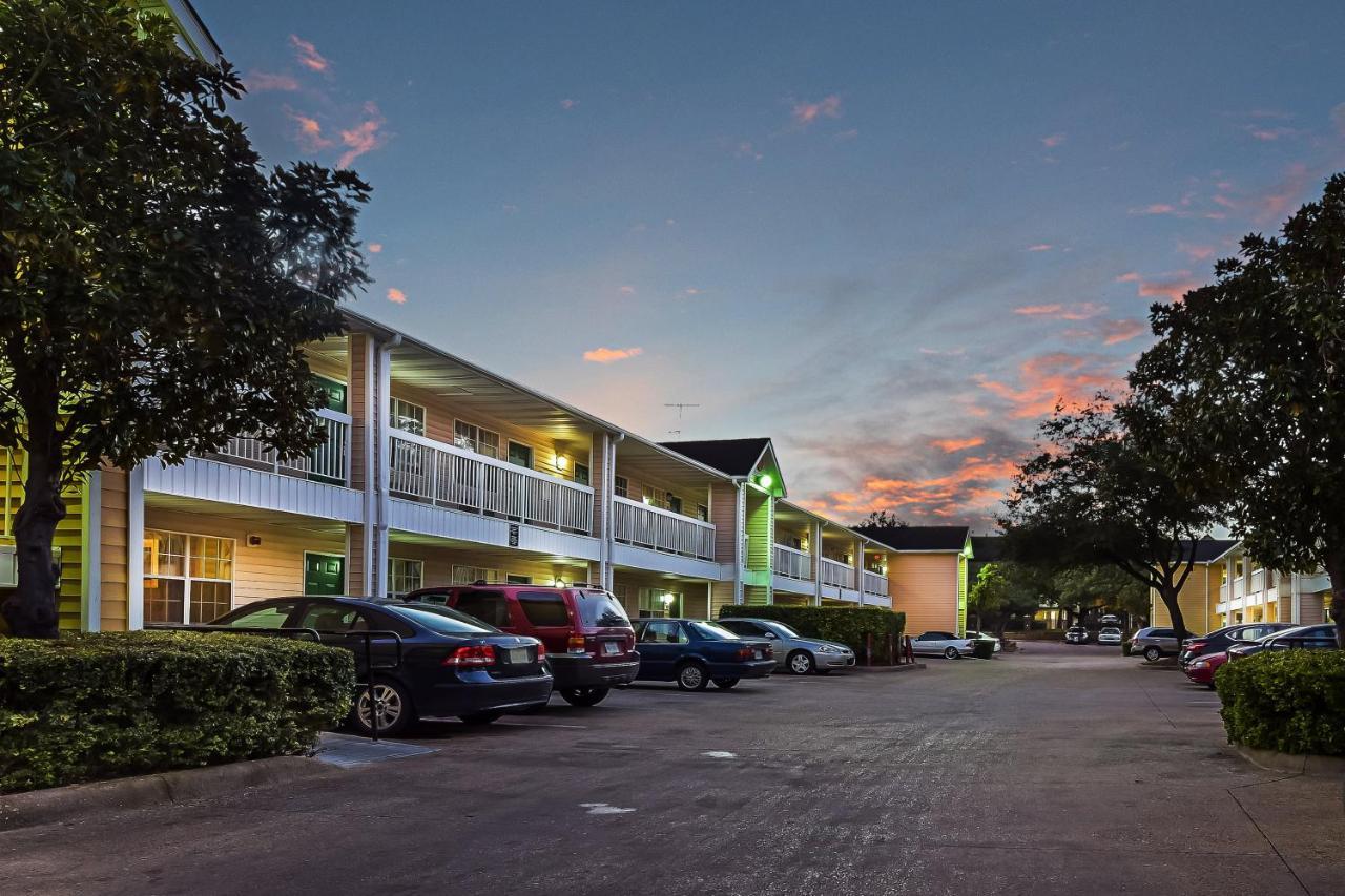 Hometowne Studios By Red Roof Dallas - North Addison - Tollway Εξωτερικό φωτογραφία