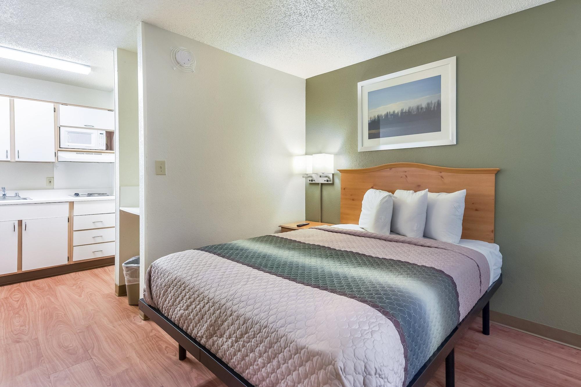 Hometowne Studios By Red Roof Dallas - North Addison - Tollway Εξωτερικό φωτογραφία