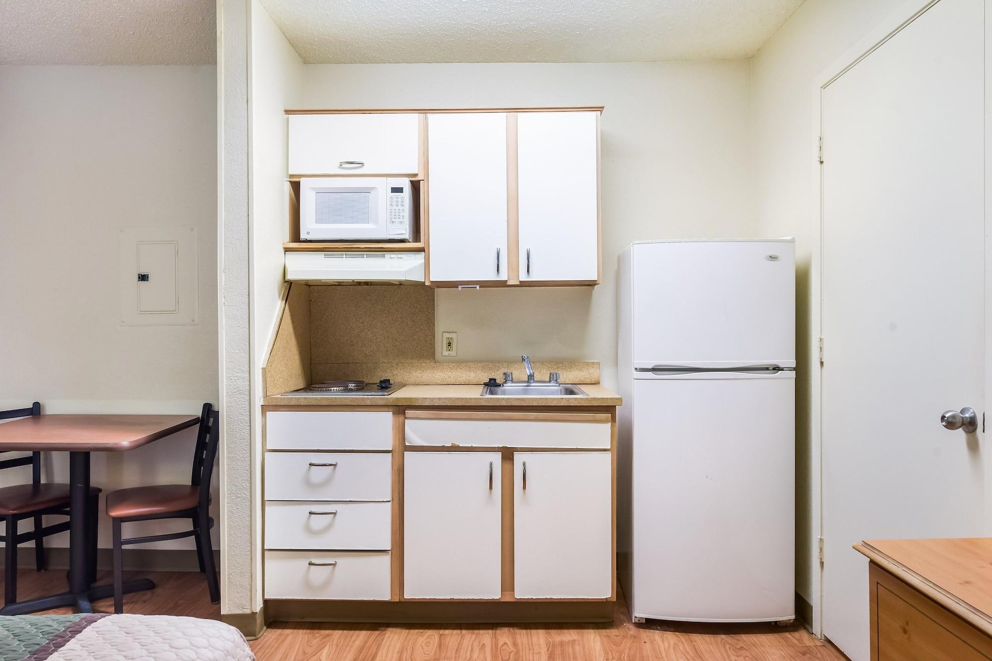 Hometowne Studios By Red Roof Dallas - North Addison - Tollway Εξωτερικό φωτογραφία
