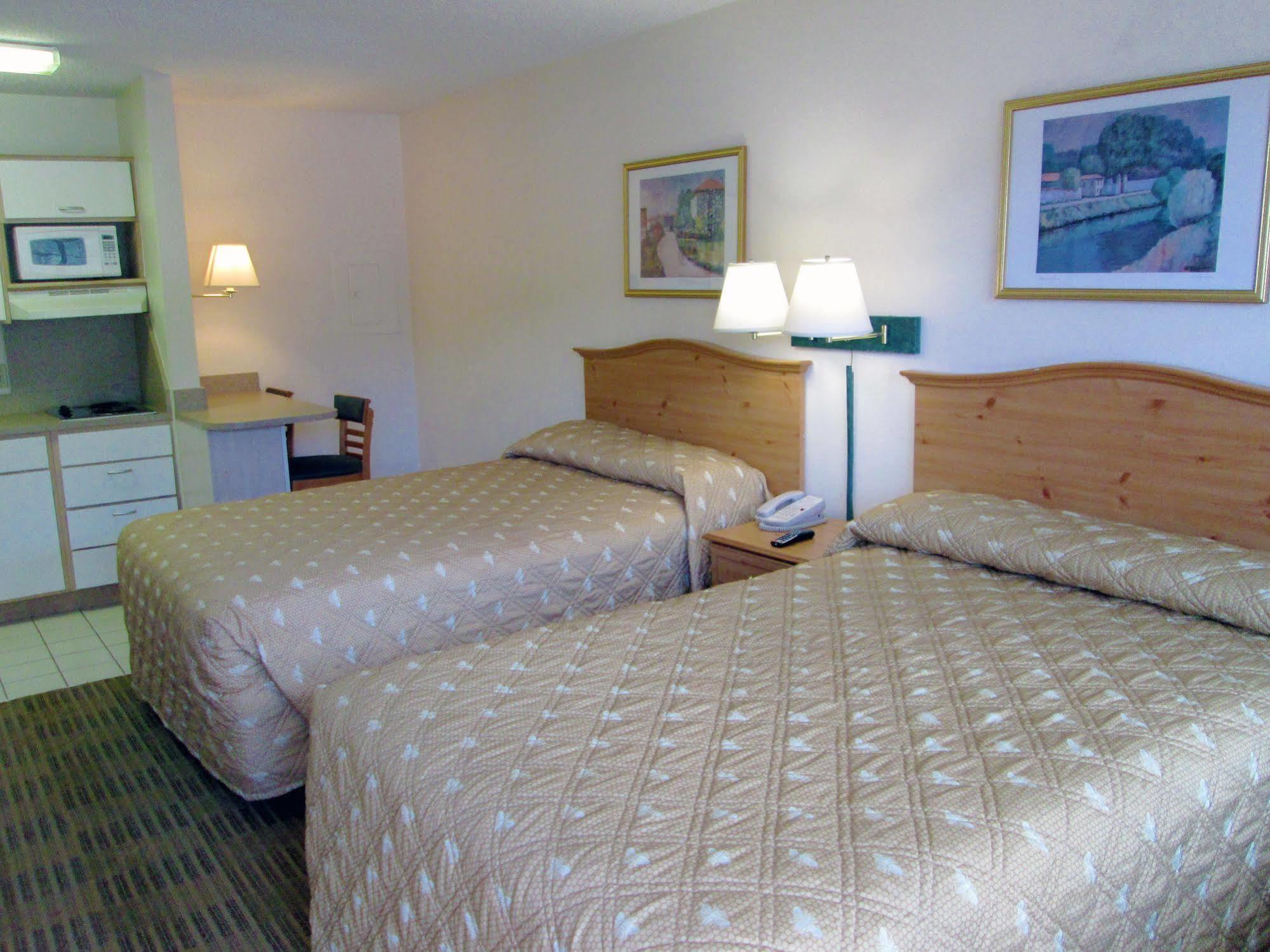Hometowne Studios By Red Roof Dallas - North Addison - Tollway Εξωτερικό φωτογραφία