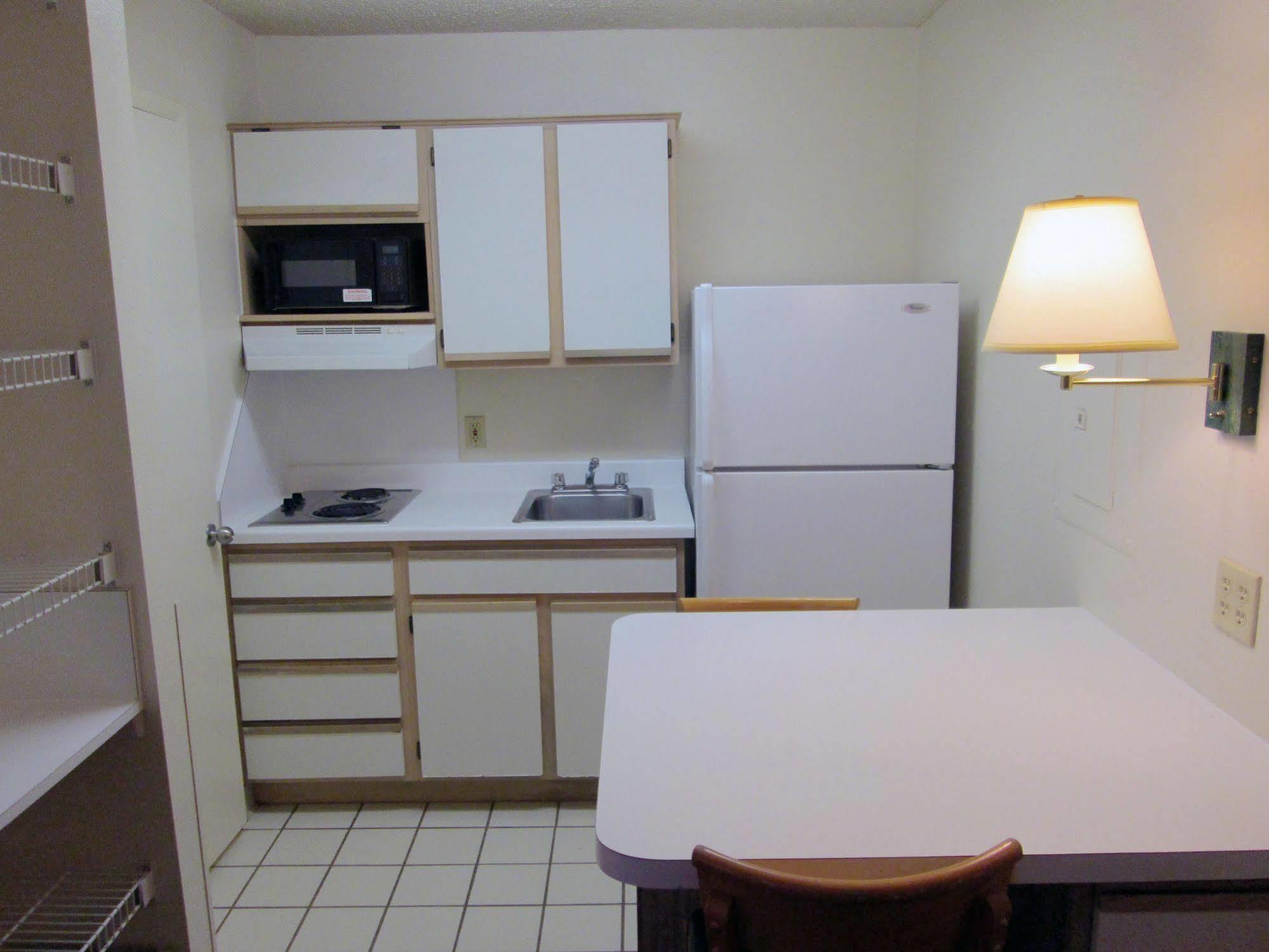 Hometowne Studios By Red Roof Dallas - North Addison - Tollway Εξωτερικό φωτογραφία