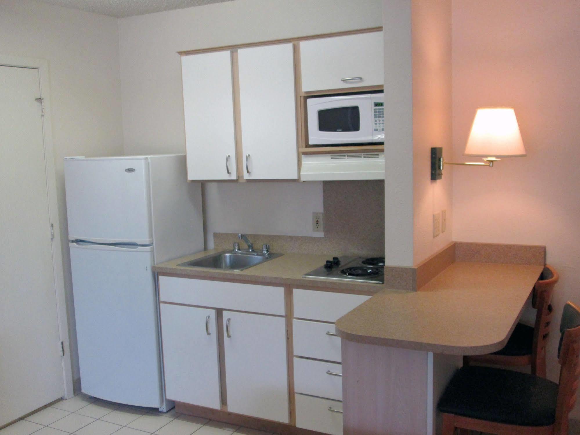 Hometowne Studios By Red Roof Dallas - North Addison - Tollway Εξωτερικό φωτογραφία